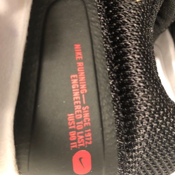 Nike - Picture 2 of 4